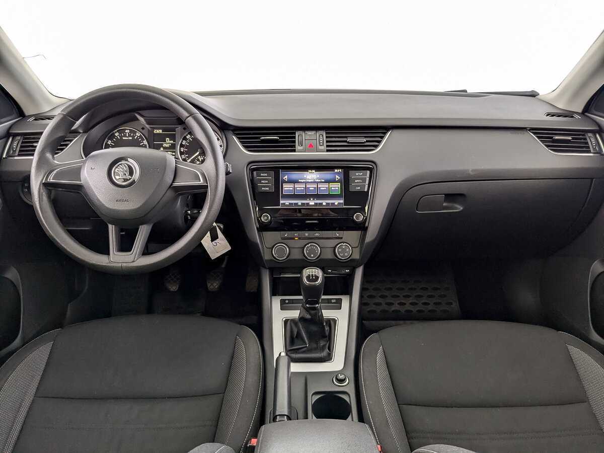 Б/У Шкода Октавия 2017 года. Фото: #11