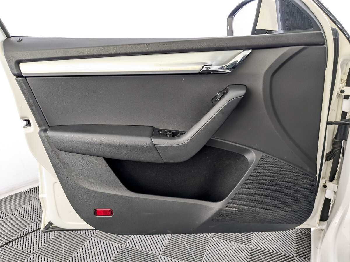 Б/У Шкода Октавия 2017 года. Фото: #14