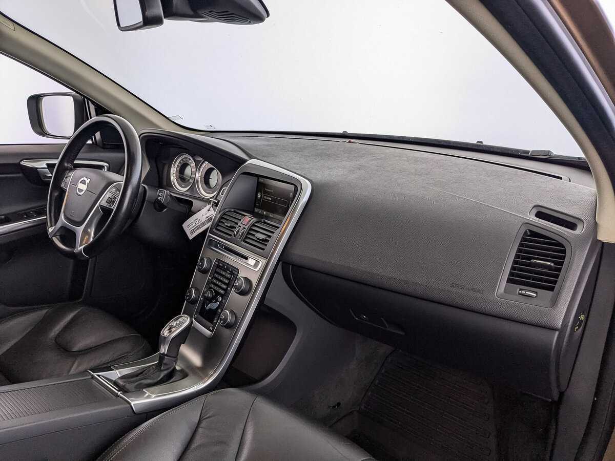 Б/У Вольво ИксЦ60 2012 года. Фото: #8