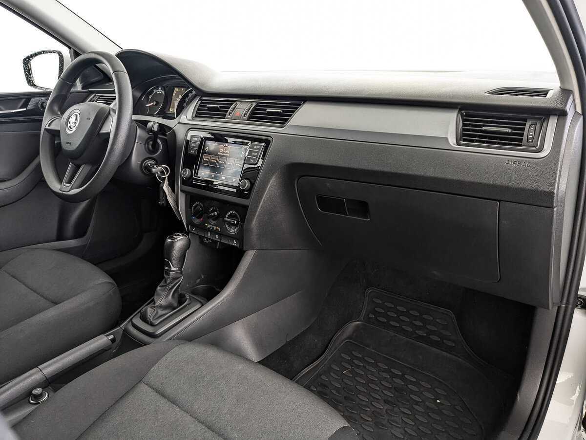 Б/У Шкода Рапид 2018 года. Фото: #8