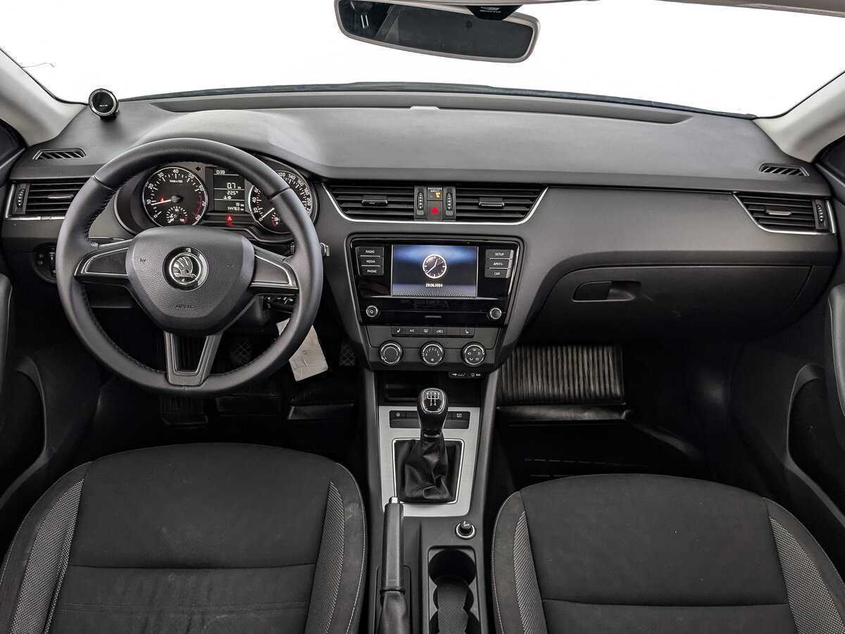 Б/У Шкода Октавия 2017 года. Фото: #9