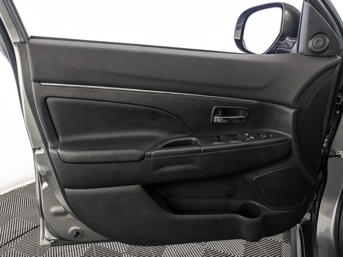 Б/У Митсубиши АС-Икс 2014 года. Фото: #13