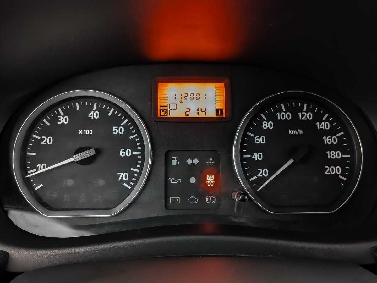 Б/У Ниссан Альмера 2015 года. Фото: #11