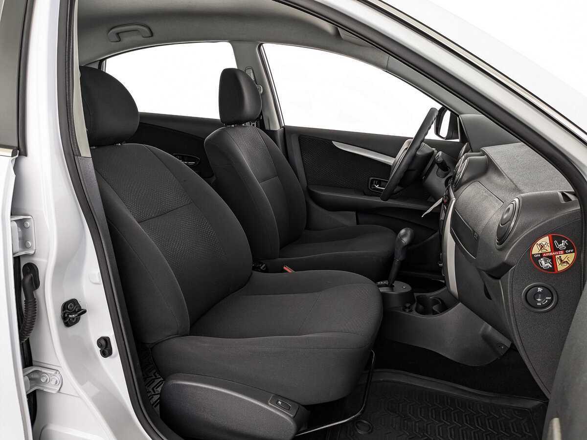 Б/У Ниссан Альмера 2015 года. Фото: #17