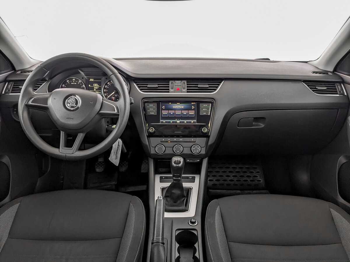 Б/У Шкода Октавия 2017 года. Фото: #11