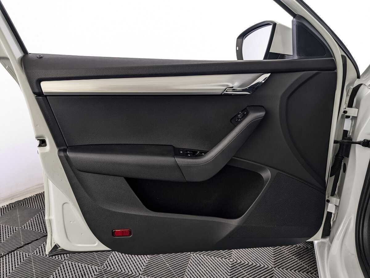 Б/У Шкода Октавия 2017 года. Фото: #13