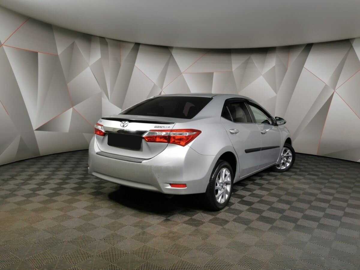 Б/У Тойота Королла 2013 года. Фото: #1