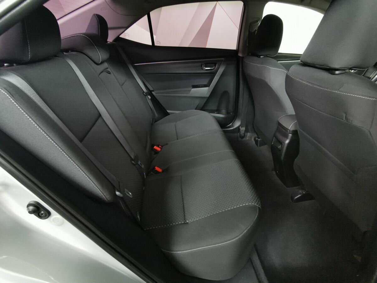 Б/У Тойота Королла 2013 года. Фото: #11