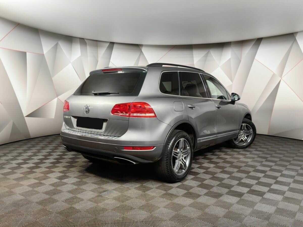 Volkswagen Touareg 2012 года с пробегом. Фото: #1