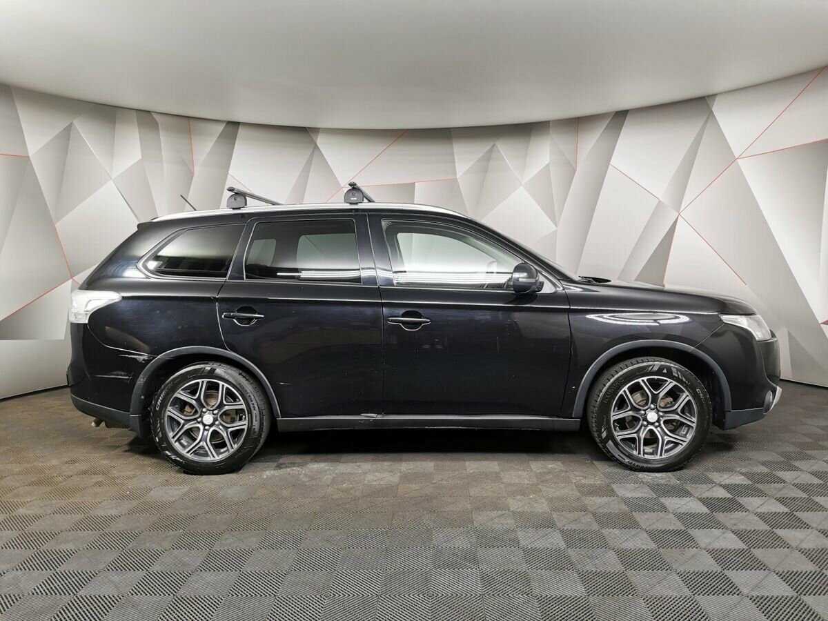 Б/У Митсубиши Оутлэндер 2014 года. Фото: #5