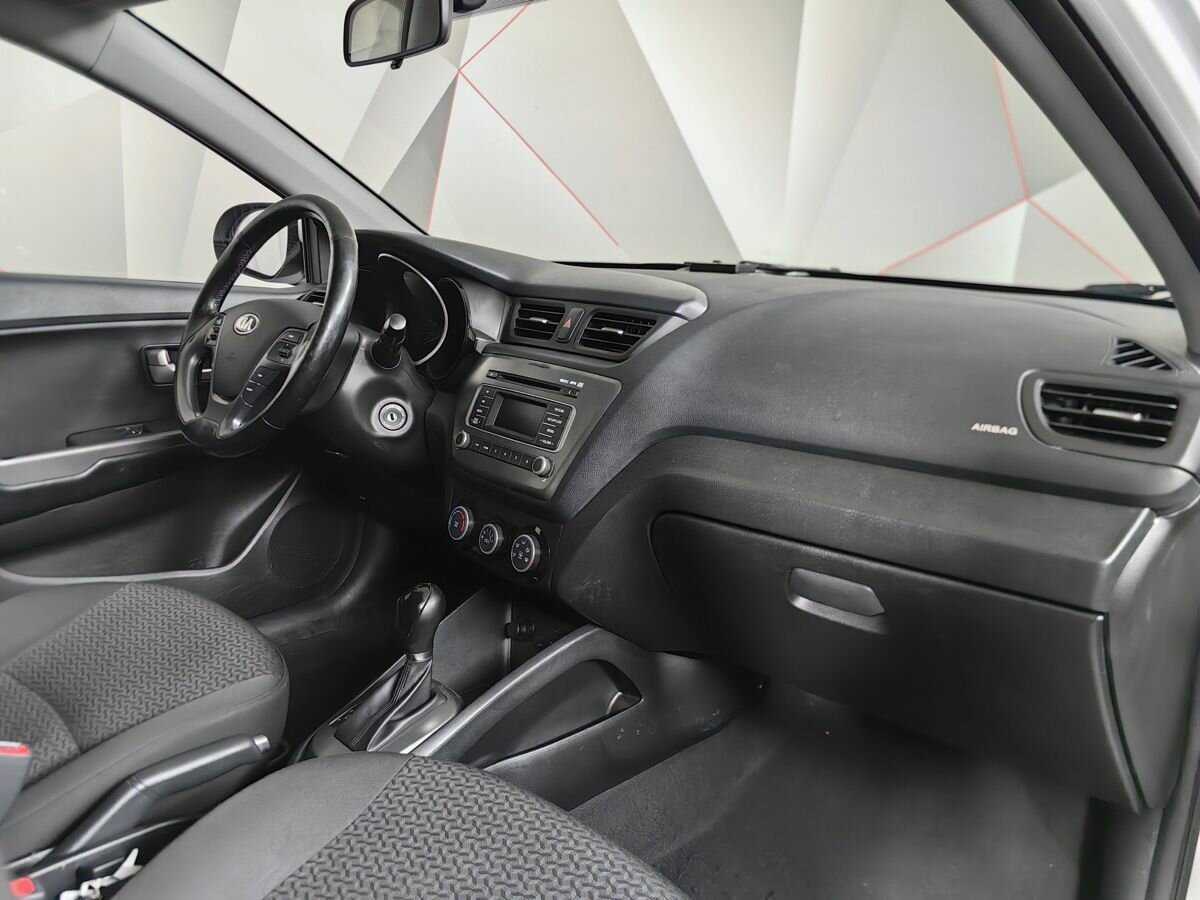 Б/У Киа Рио 2017 года. Фото: #8