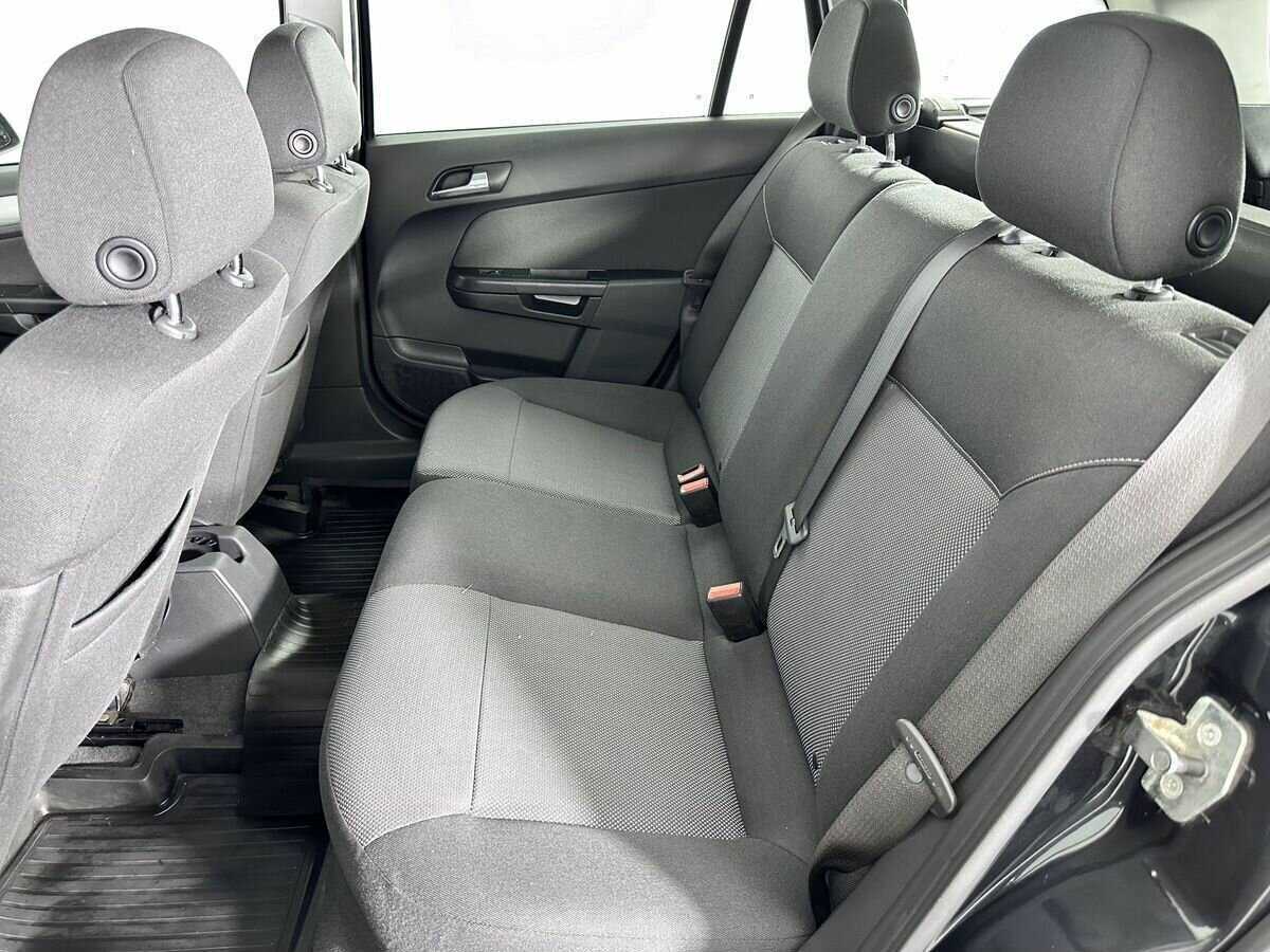 Б/У Опель Астра 2014 года. Фото: #11