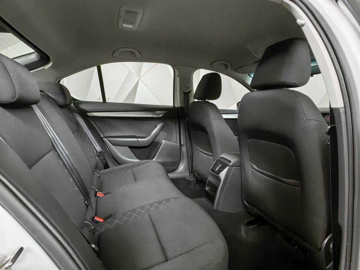 Б/У Шкода Октавия 2020 года. Фото: #11