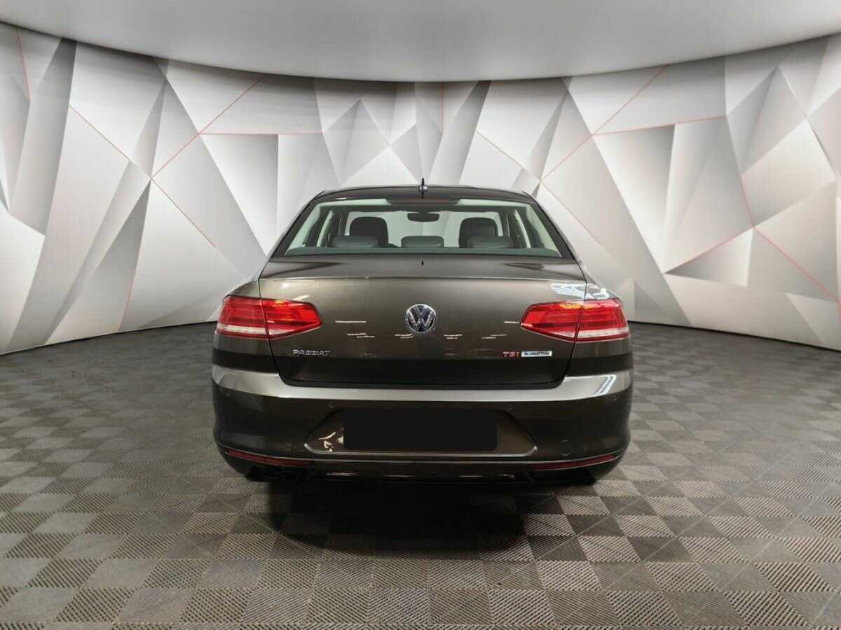Volkswagen Passat 2017 года с пробегом. Фото: #7