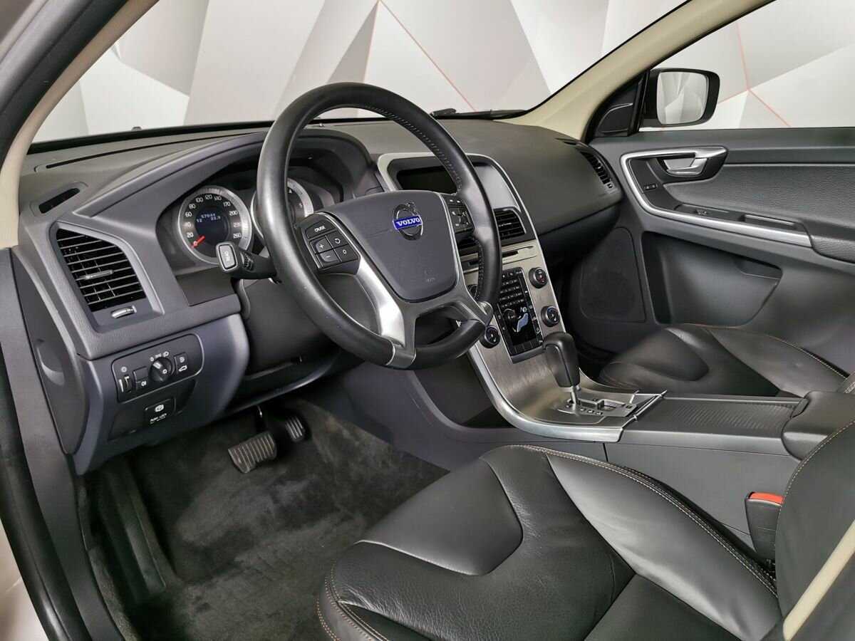 Б/У Вольво ИксЦ60 2012 года. Фото: #13