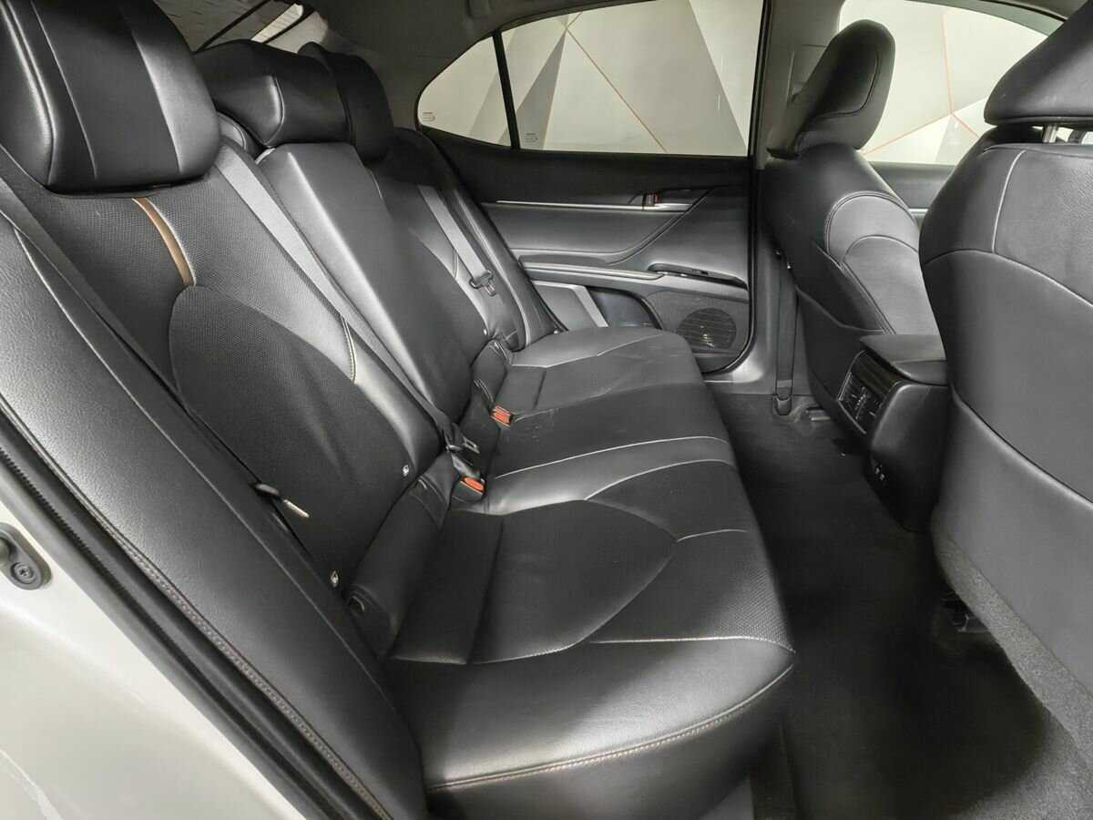 Toyota Camry 2020 года с пробегом. Фото: #11
