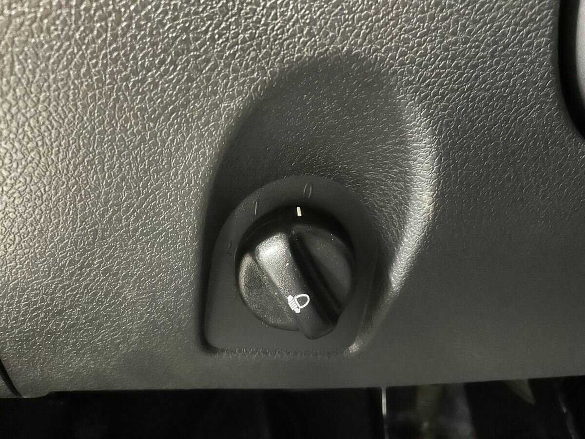 Б/У Рено Логан 2018 года. Фото: #8