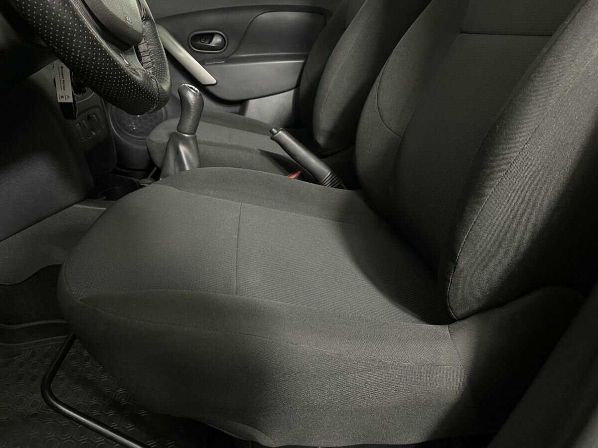 Б/У Рено Логан 2018 года. Фото: #9