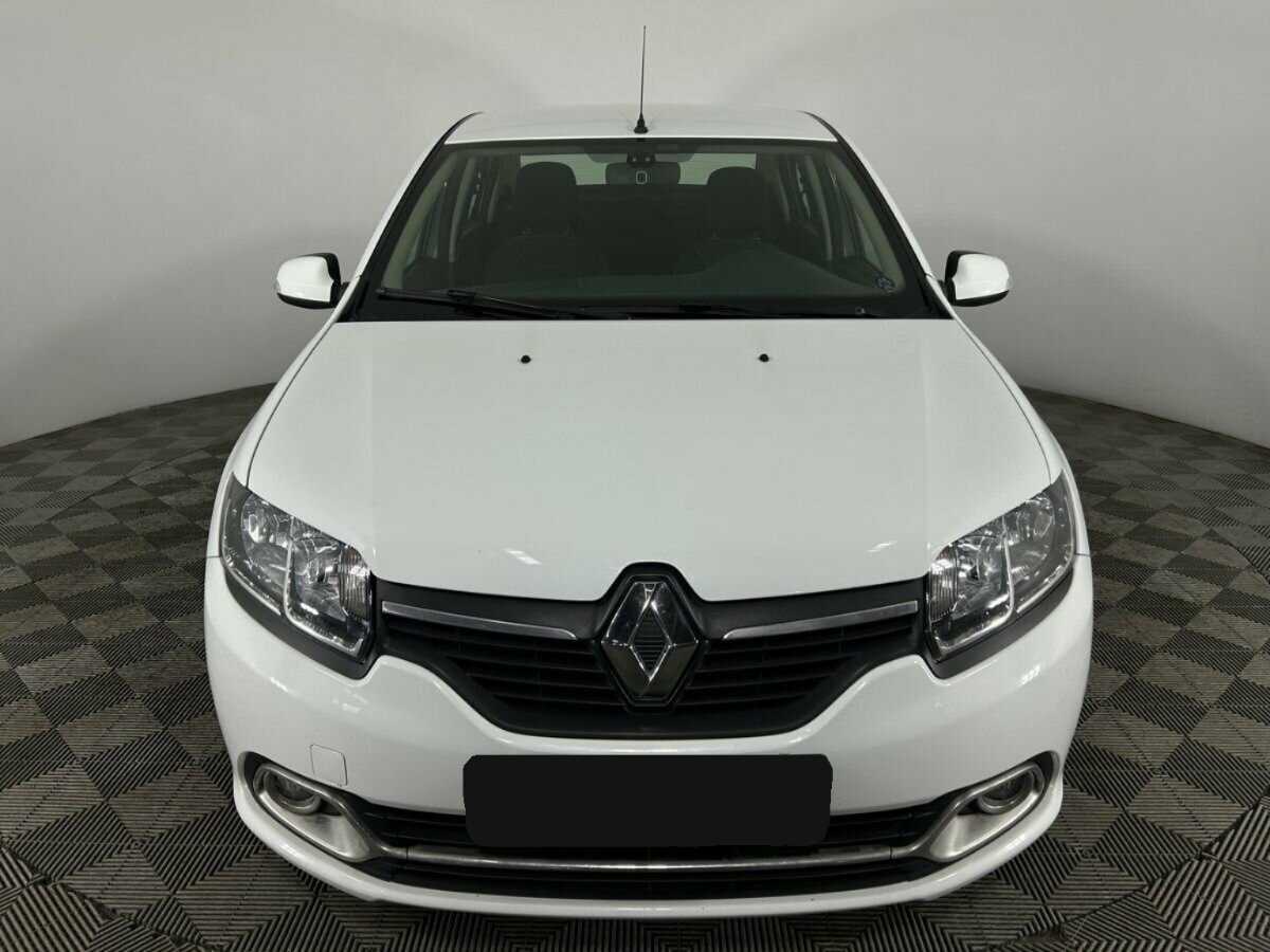 Б/У Рено Логан 2016 года. Фото: #1