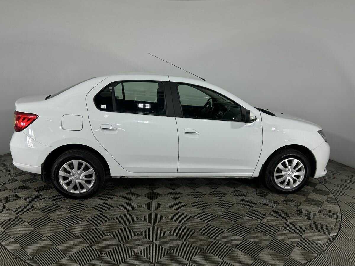 Б/У Рено Логан 2016 года. Фото: #3