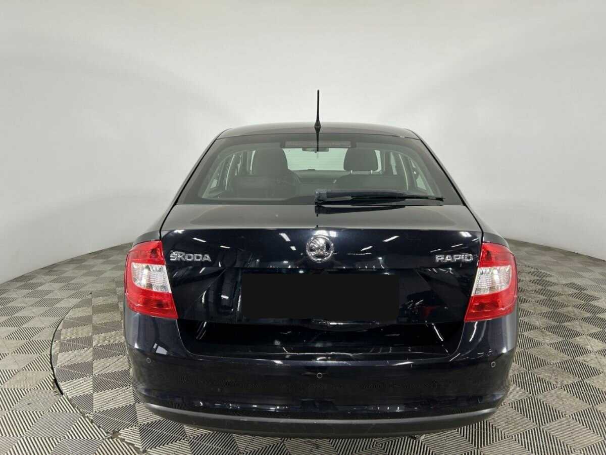 Б/У Шкода Рапид 2014 года. Фото: #2