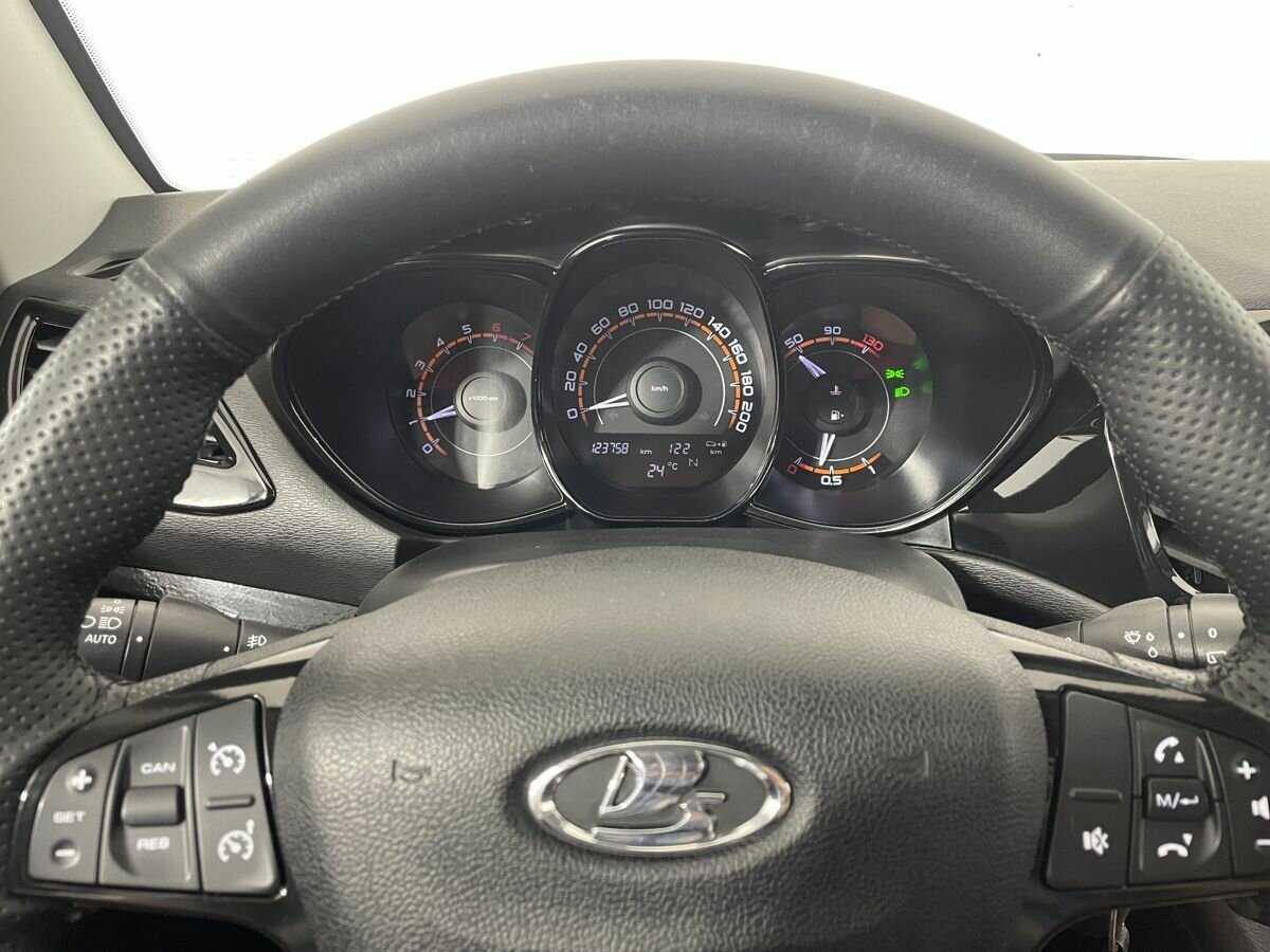 Б/У Лада (ВАЗ) Веста 2018 года. Фото: #10