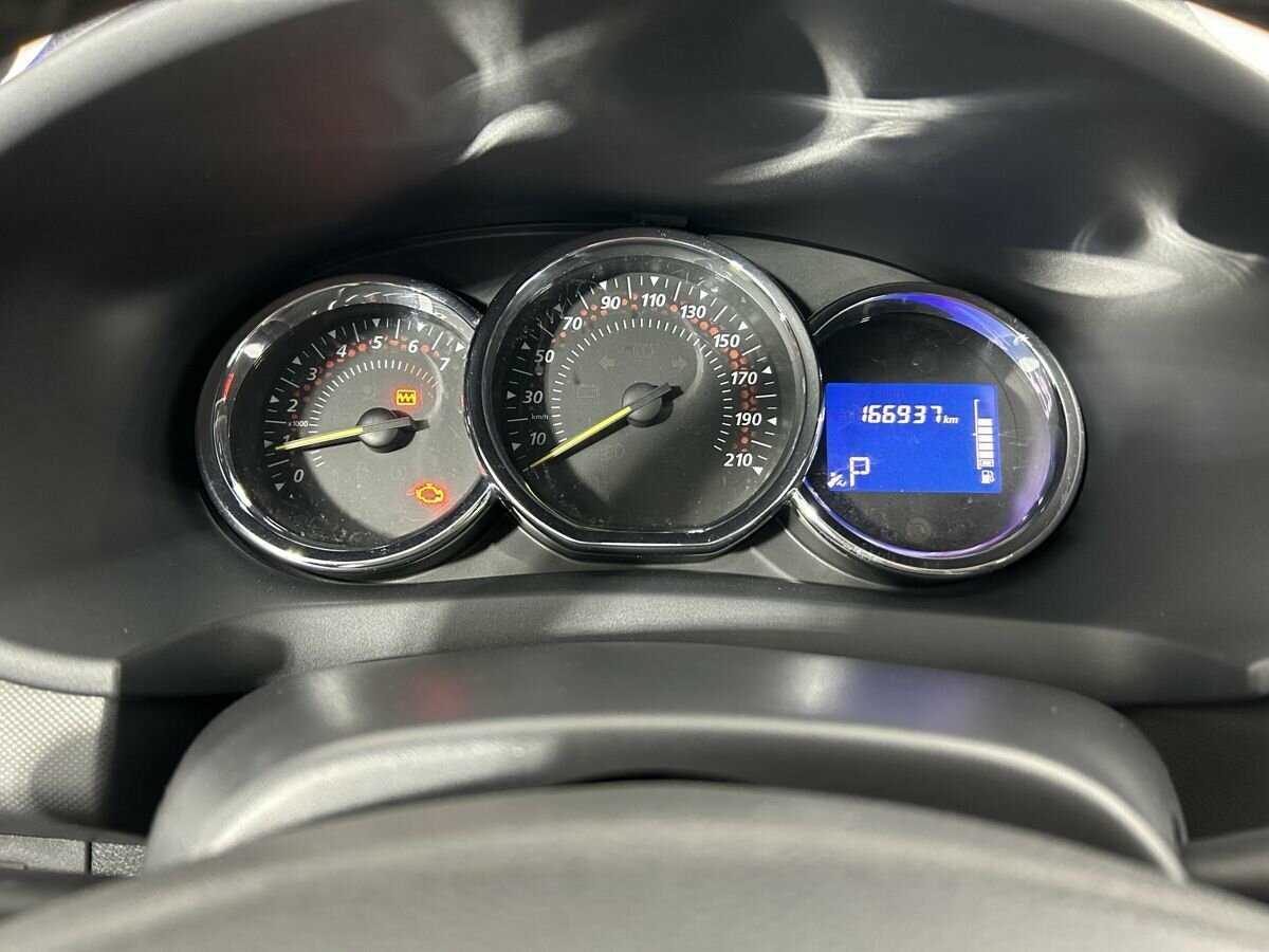 Б/У Рено Сандеро 2016 года. Фото: #8