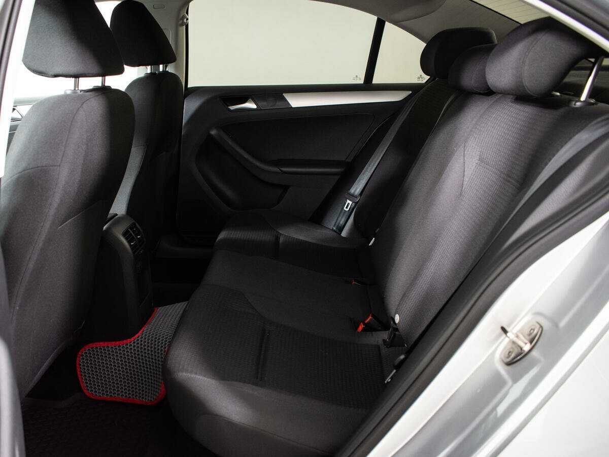 Б/У Фольксваген Джетта 2018 года. Фото: #9