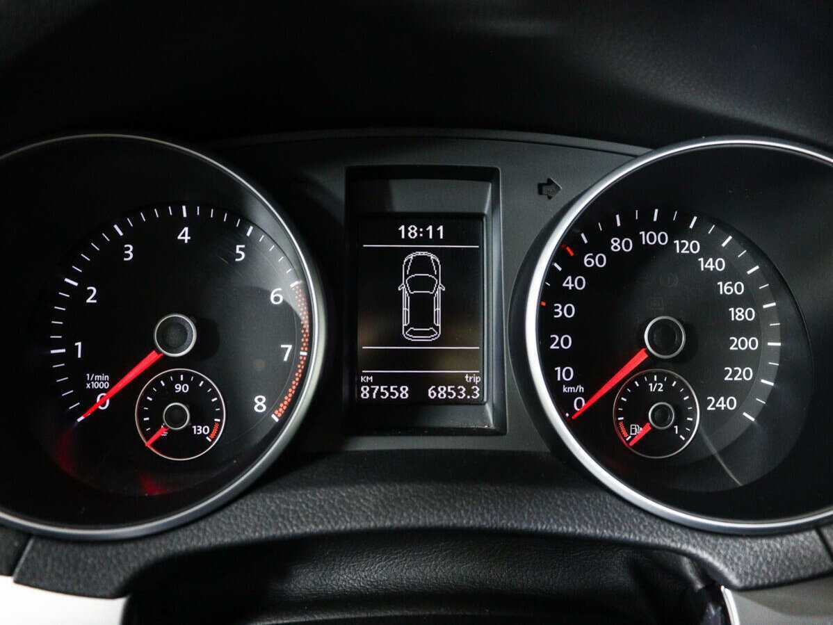 Б/У Фольксваген Гольф 2012 года. Фото: #9