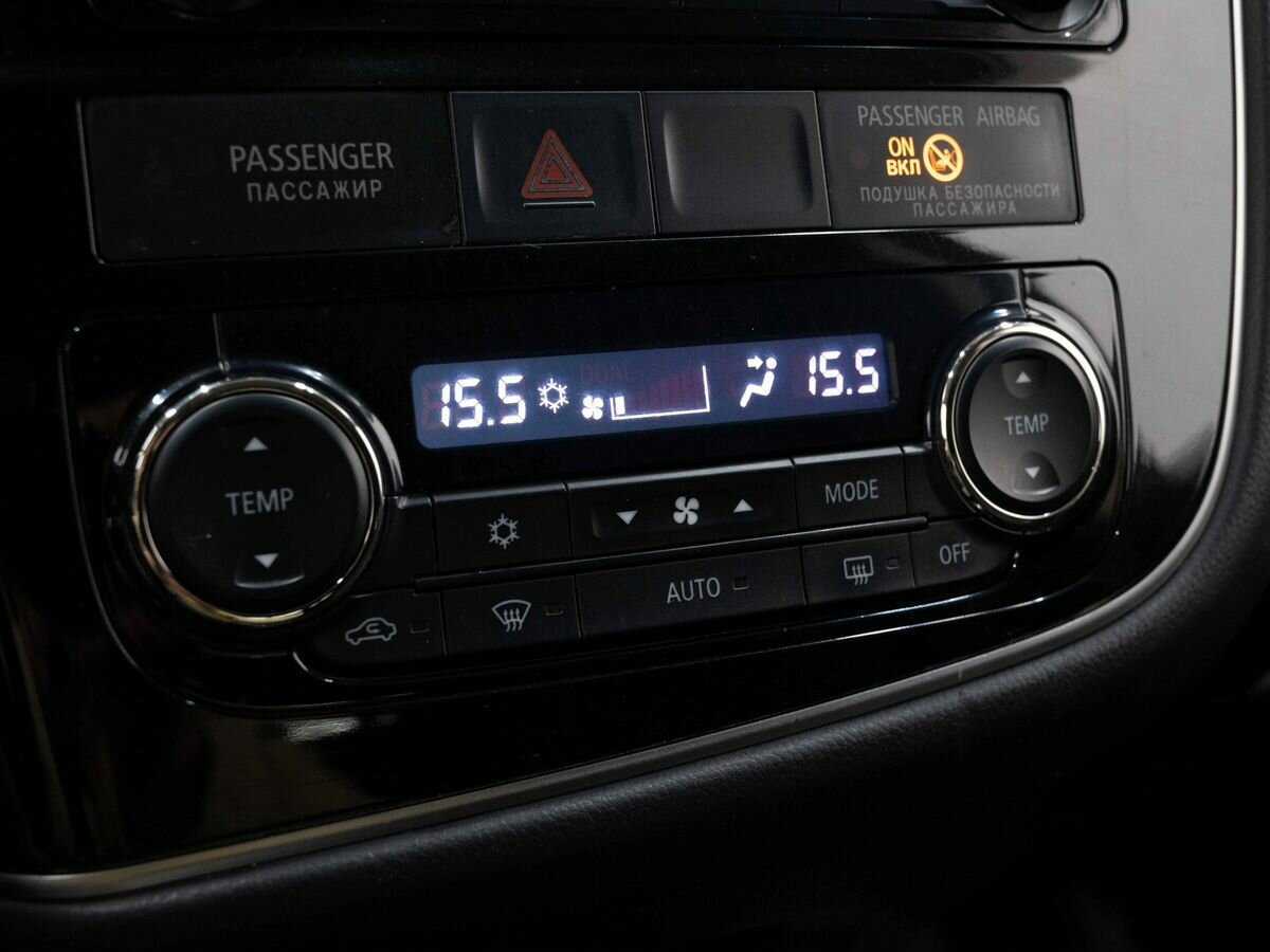 Б/У Митсубиши Оутлэндер 2012 года. Фото: #21