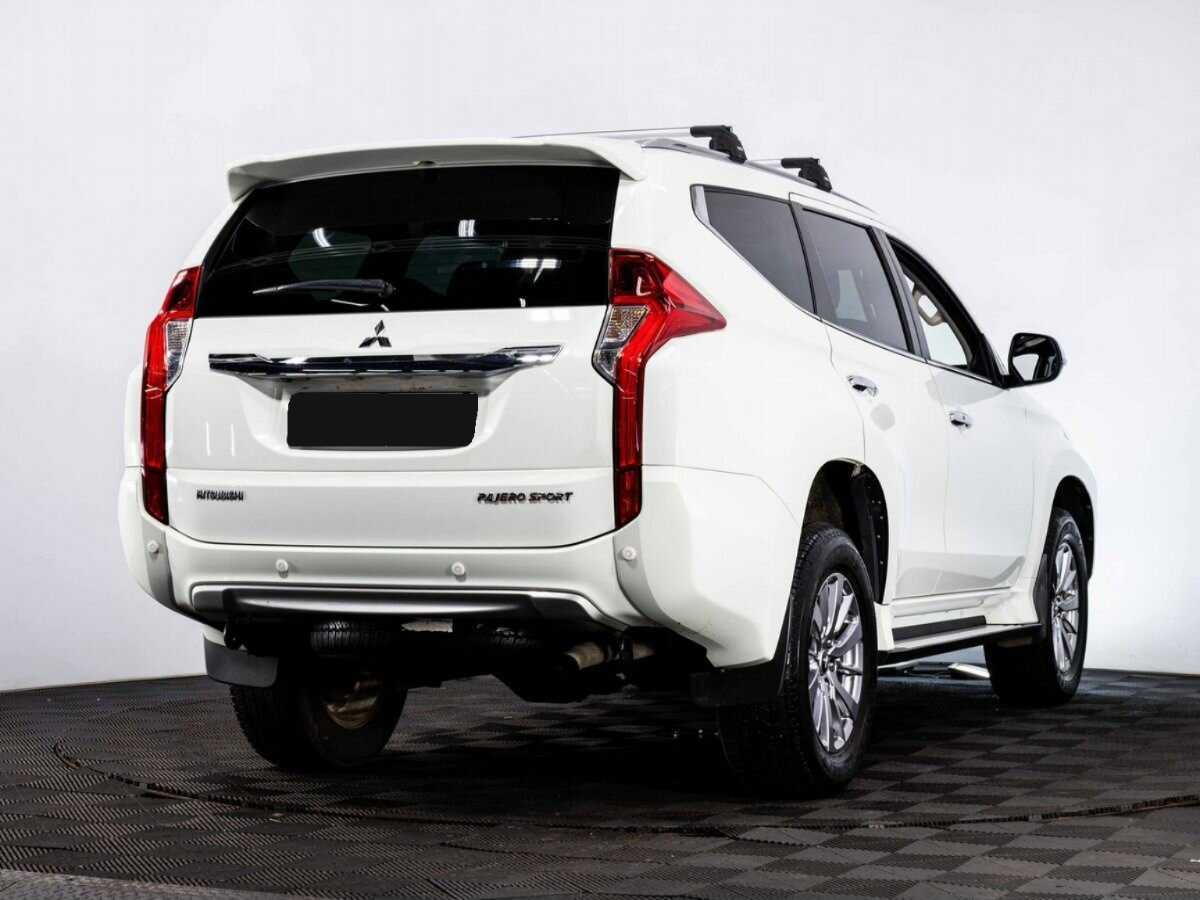 Mitsubishi Pajero Sport 2017 года с пробегом. Фото: #5
