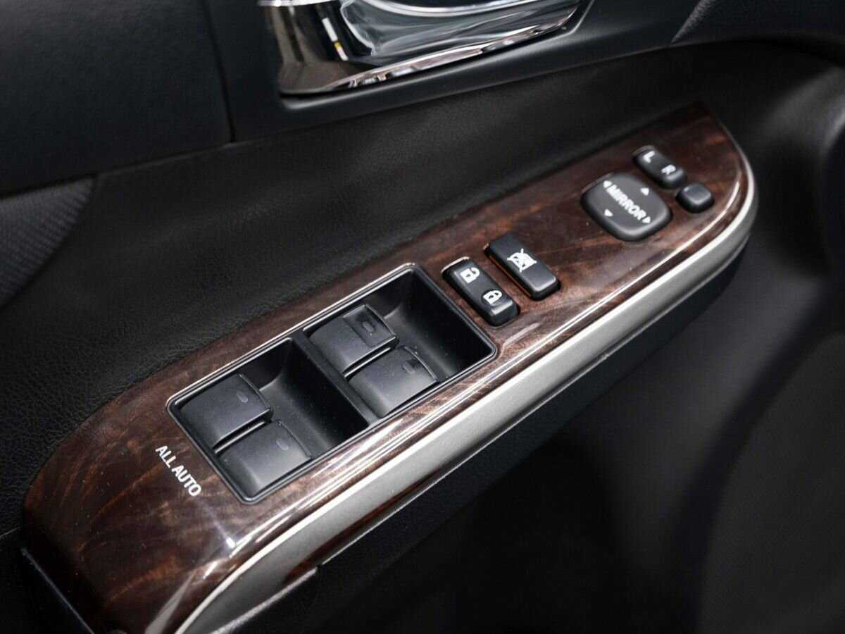 Б/У Тойота Камри 2016 года. Фото: #16