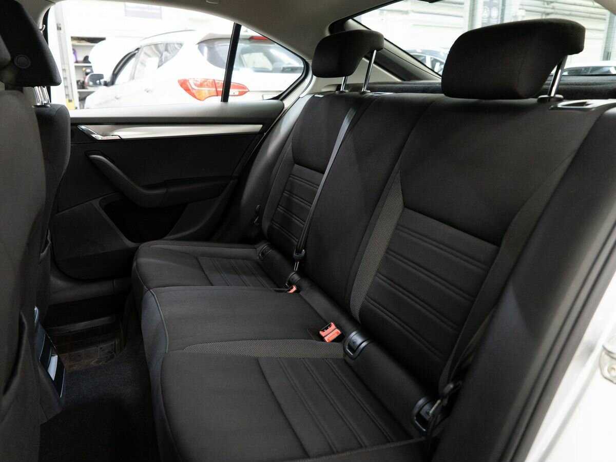 Б/У Шкода Октавия 2017 года. Фото: #6