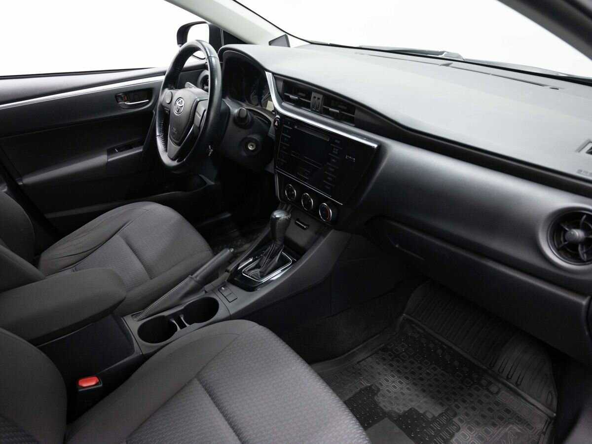 Б/У Тойота Королла 2017 года. Фото: #10