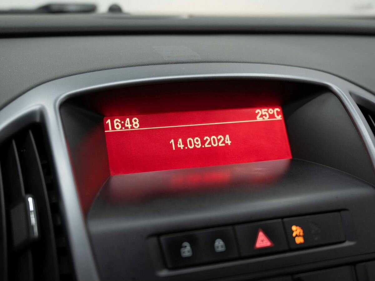 Б/У Опель Астра 2013 года. Фото: #15