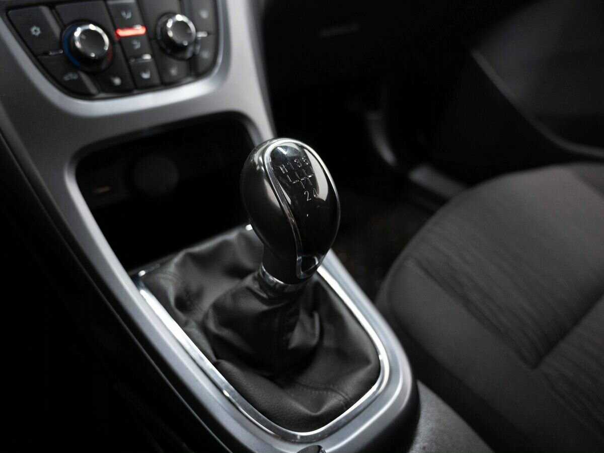 Б/У Опель Астра 2013 года. Фото: #17