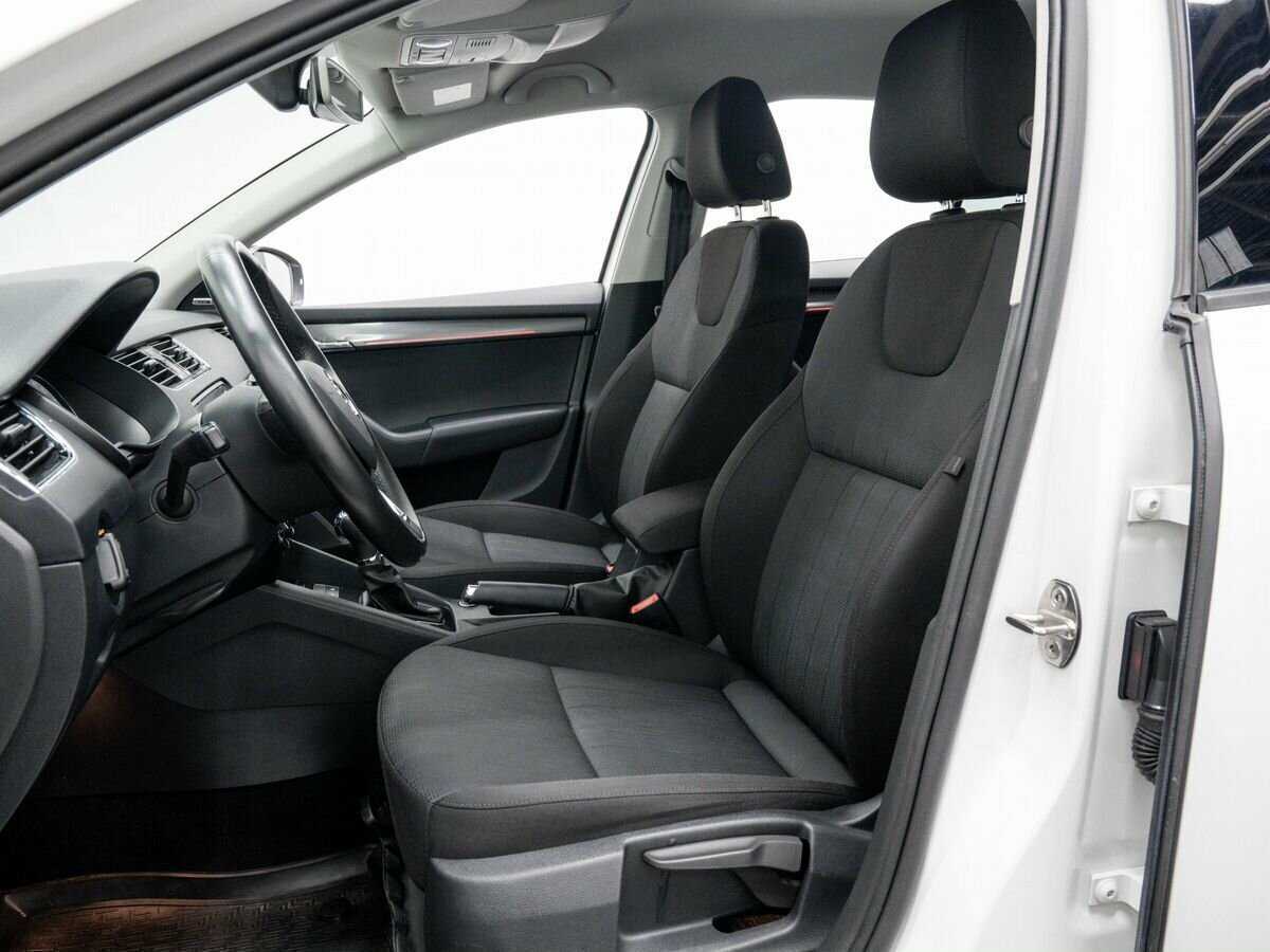 Skoda Octavia 2018 года с пробегом. Фото: #11