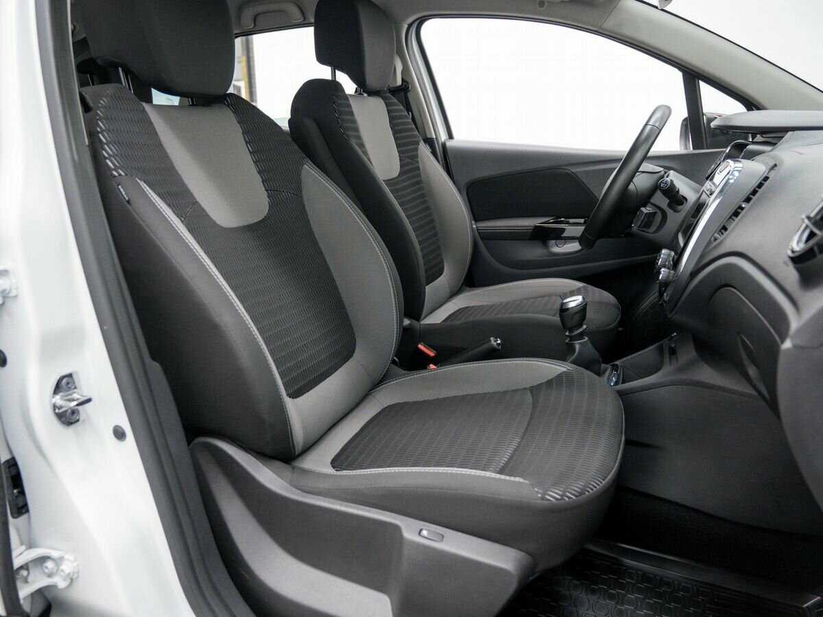 Б/У Рено Каптюр 2019 года. Фото: #8