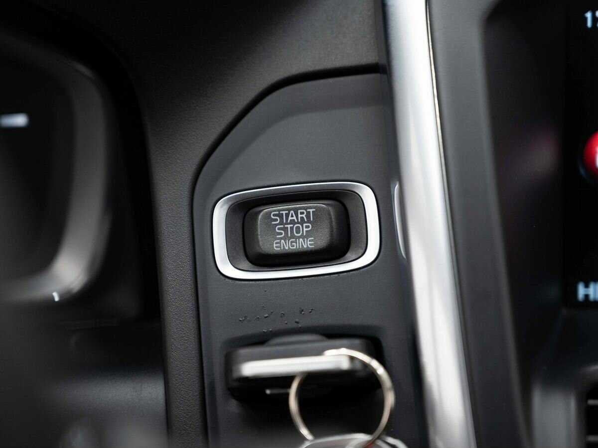 Б/У Вольво ИксЦ60 2014 года. Фото: #21