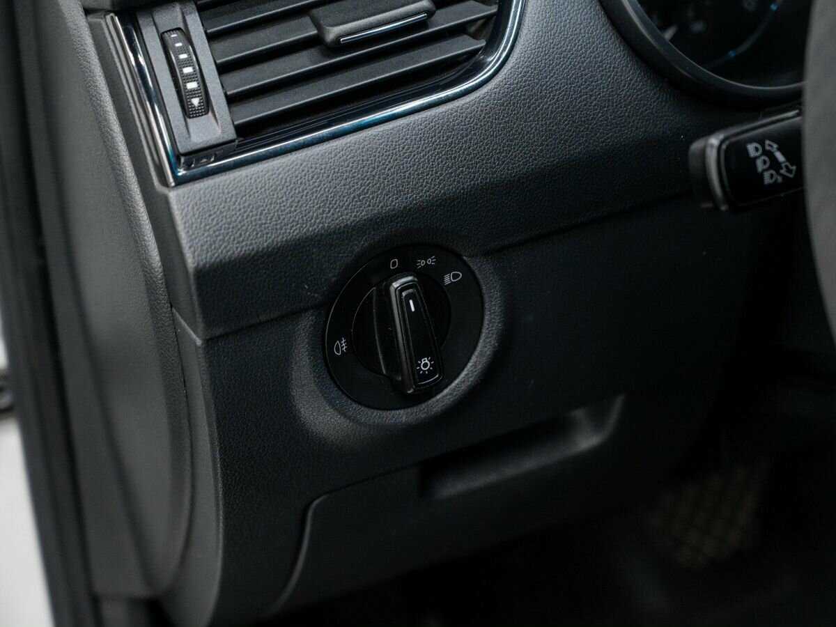 Б/У Шкода Октавия 2017 года. Фото: #15