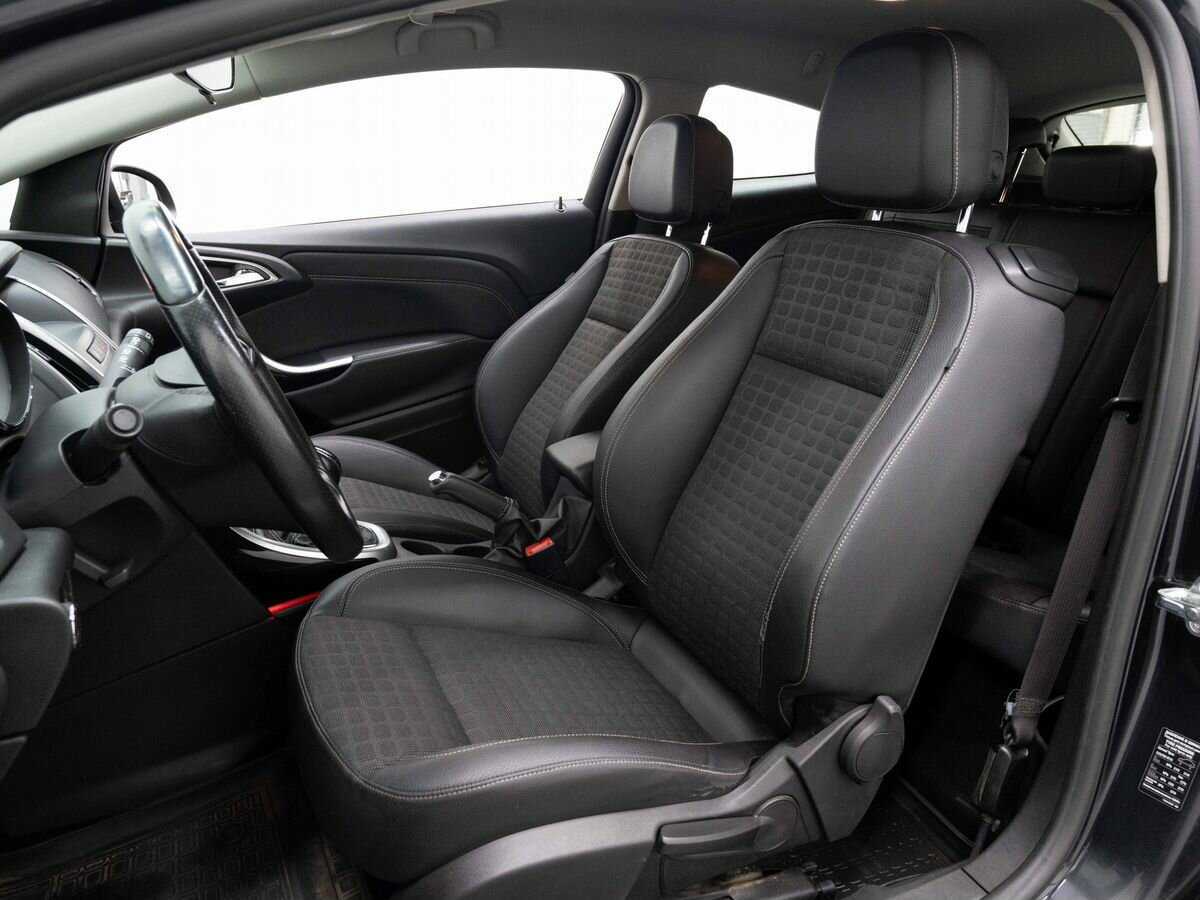 Б/У Опель Астра 2013 года. Фото: #8