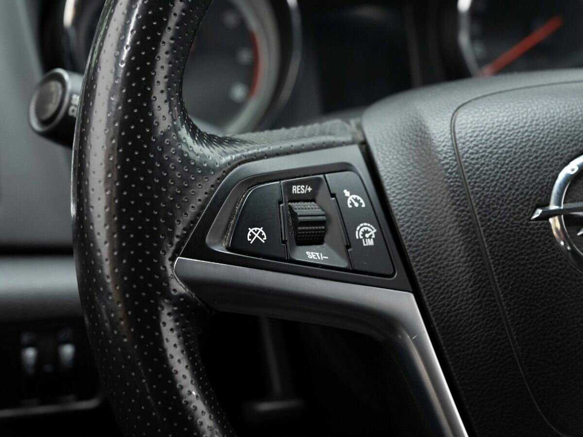 Б/У Опель Астра 2013 года. Фото: #14