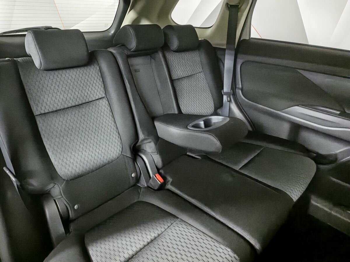 Б/У Митсубиши Оутлэндер 2012 года. Фото: #12