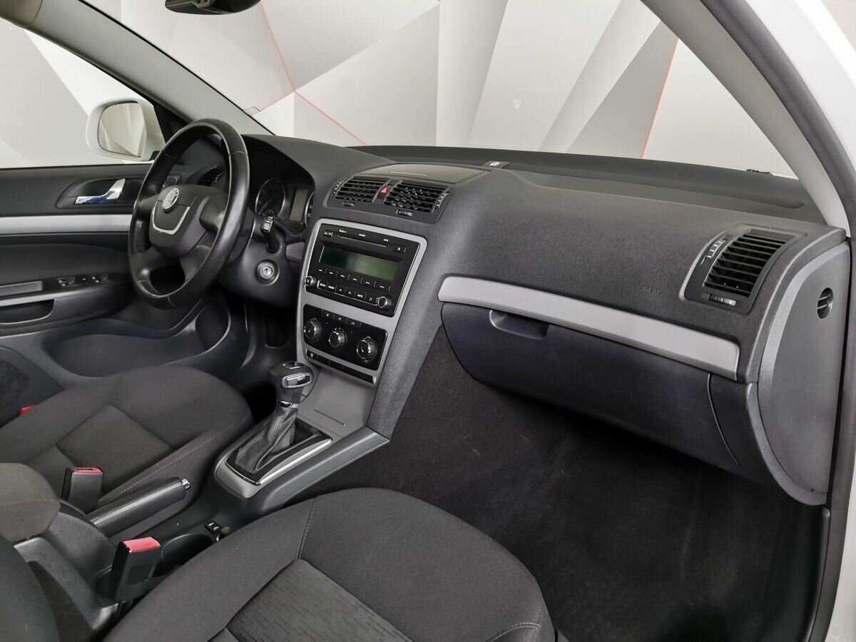 Б/У Шкода Октавия 2012 года. Фото: #8