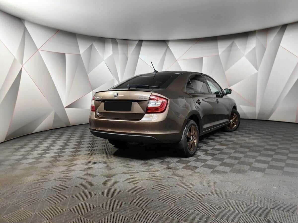 Б/У Шкода Рапид 2018 года. Фото: #1