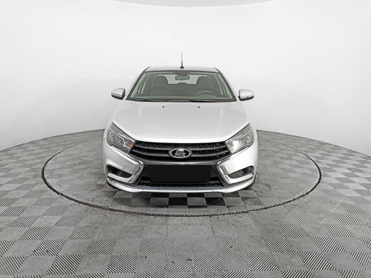 Б/У Лада (ВАЗ) Веста 2017 года. Фото: #1