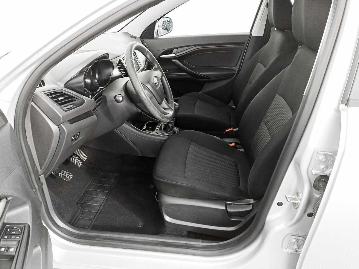 Б/У Лада (ВАЗ) Веста 2017 года. Фото: #13