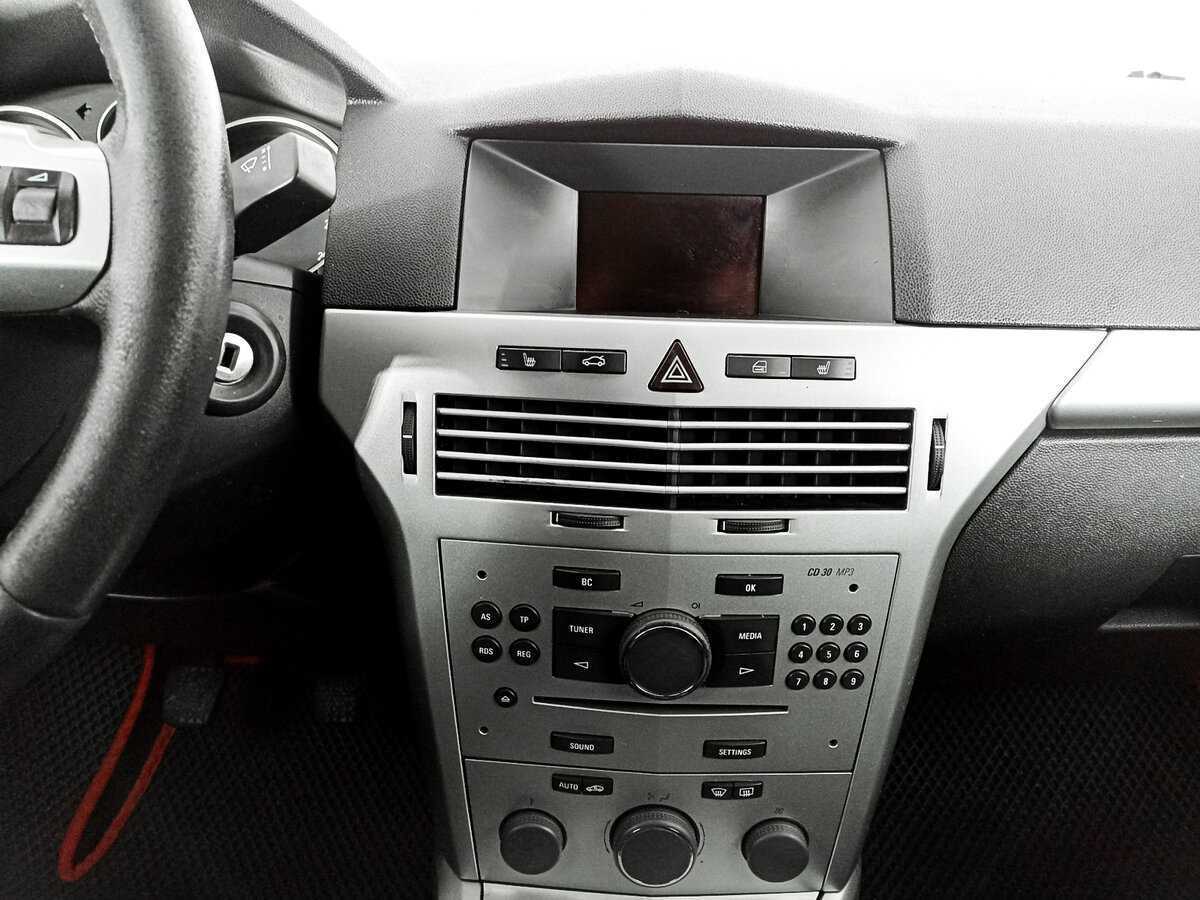 Б/У Опель Астра 2012 года. Фото: #12