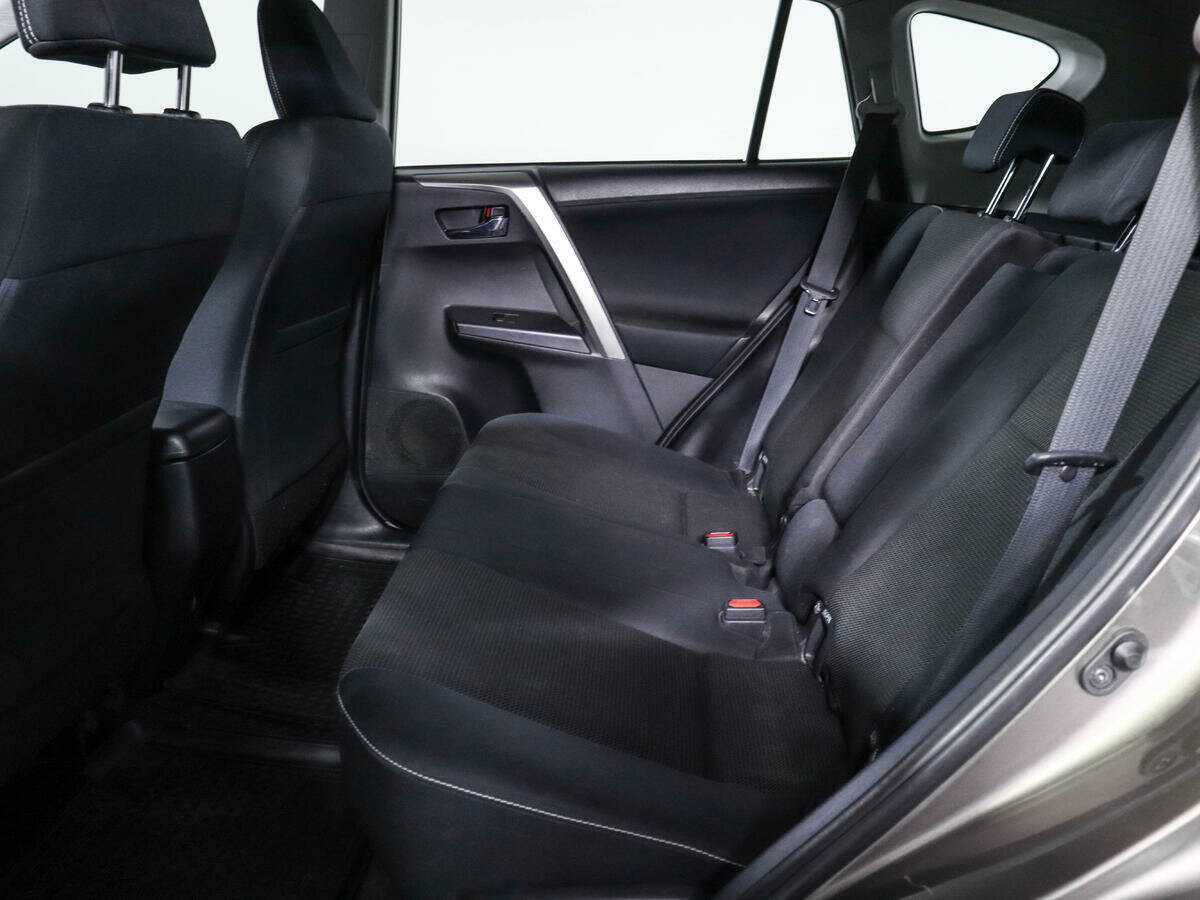 Toyota RAV4 2016 года с пробегом. Фото: #9