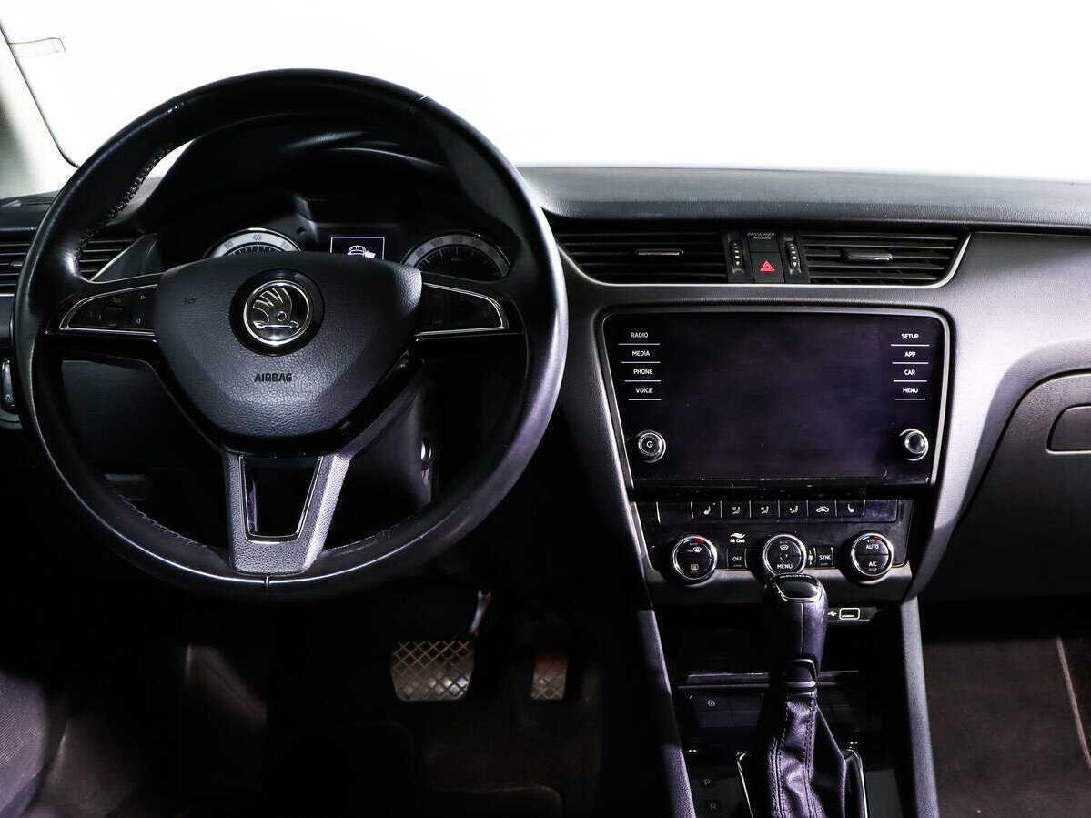 Б/У Шкода Октавия 2019 года. Фото: #11